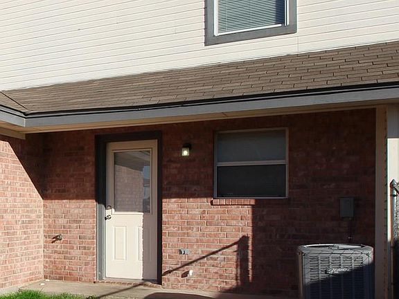4th image of 807 Leifester Cir APT A