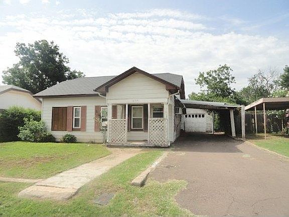 2nd image of 904 W Avenue C