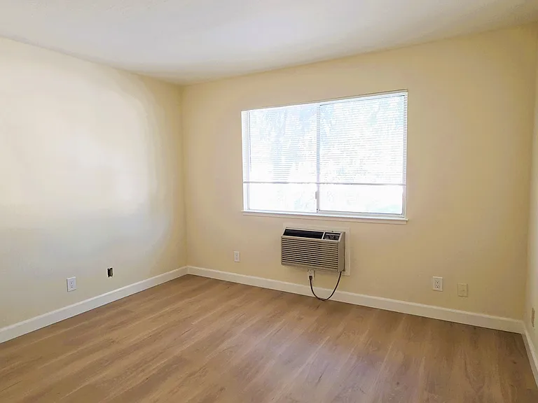 779 Warring Dr #4 — Photo 10