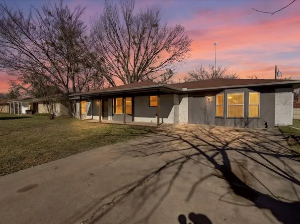 1407 Royal Dr, Kaufman, TX 75142