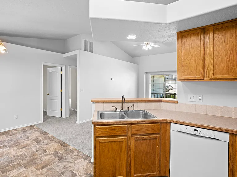 7359 E Nottingham Ln — Photo 9