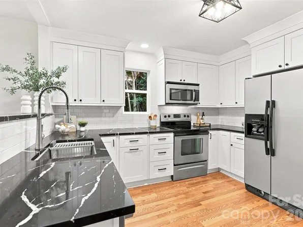 1815 Arnold Dr, Charlotte, NC 28205