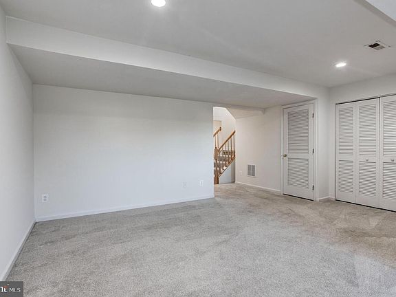 5th image of 8091 Horseshoe Cottage Cir