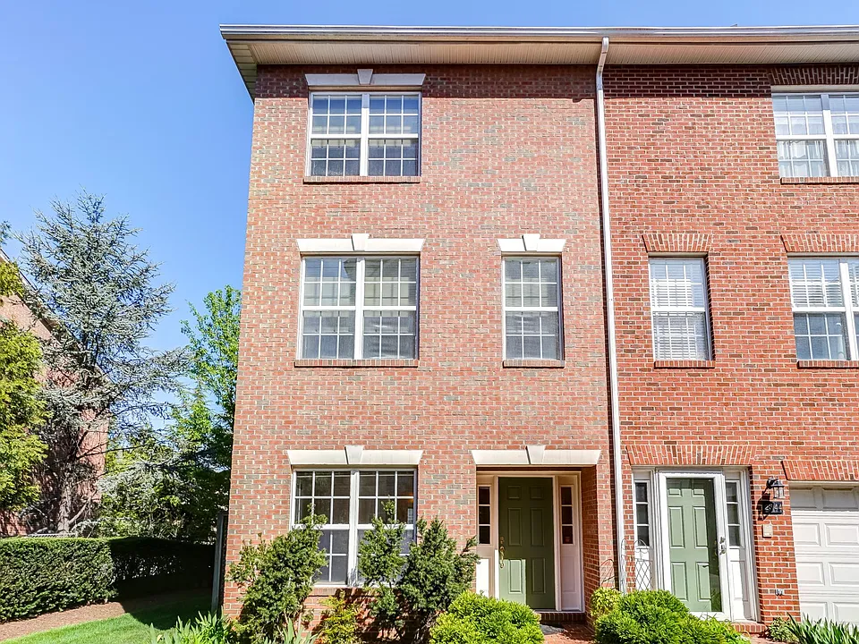 2346 Lee Hwy