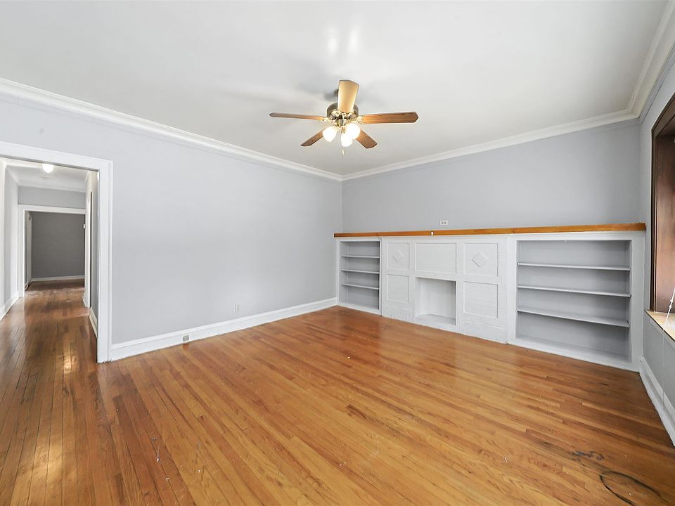 002-7953SouthSaintLawrenceAvenue-Chicago-IL-60619-small
