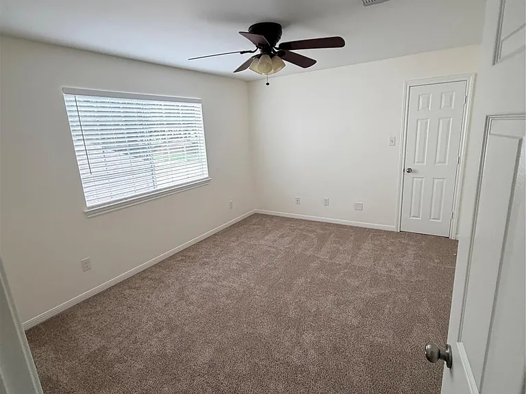 2201 Summer Reef Dr — Photo 12