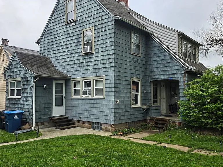 338 E College Ave — Photo 2