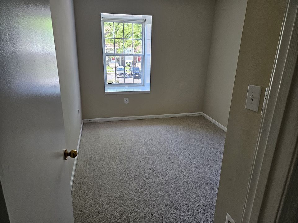 1st image of 18 Hunters Gate Ct