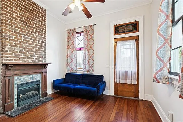 2622 Annunciation St — Photo 3