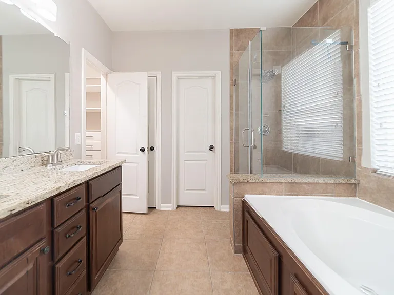 13303 Davenport Hills Ln — Photo 16