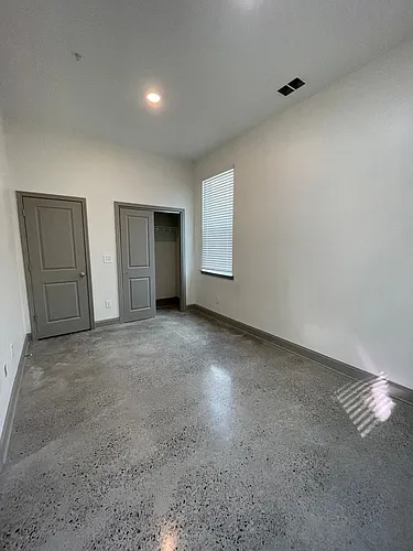 2103 Union Ave Photo 1