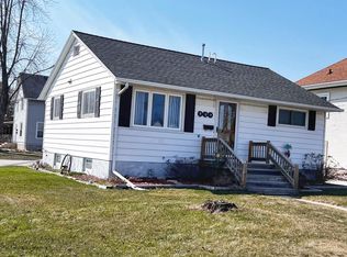 904 Lowell St, Two Rivers, WI 54241