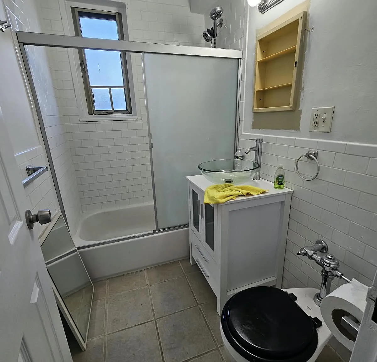 1 bed, 650 sqft, $2,734 — Photo 3