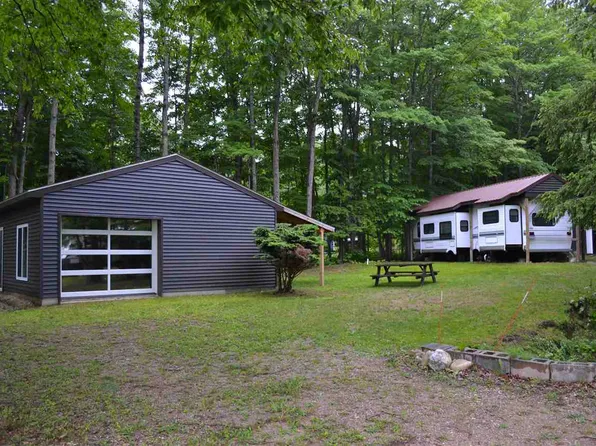 5685 Six Mile Lake Rd, East Jordan, MI 49727