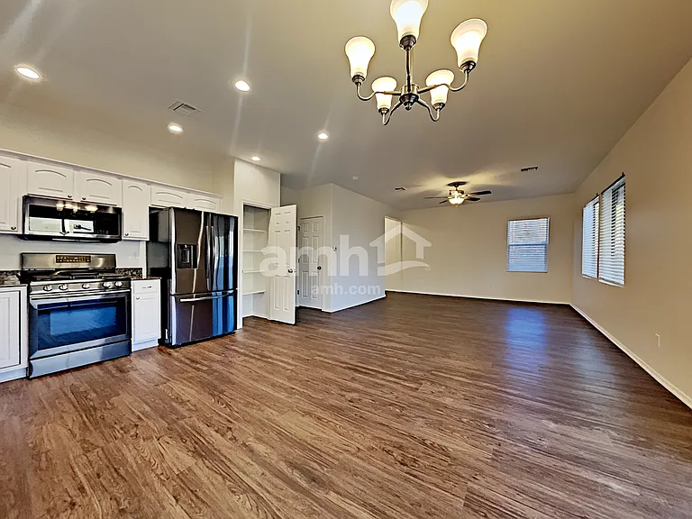 902 E Autumn Harvest Pl — Photo 6