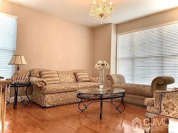 5th image of 24 Timber Ridge Rd