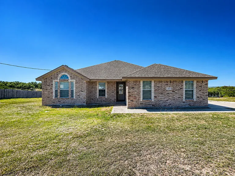 257 English Ln — Photo 1
