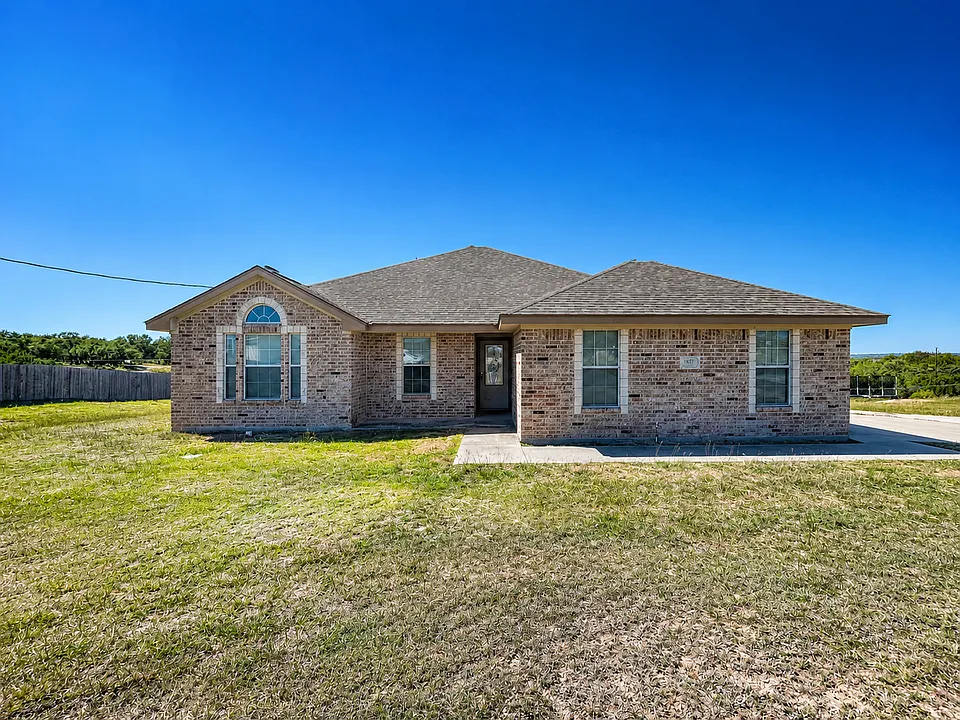 257 English Ln