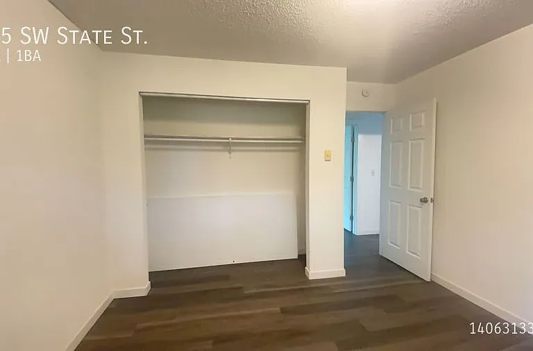 815 SW State St — Photo 4