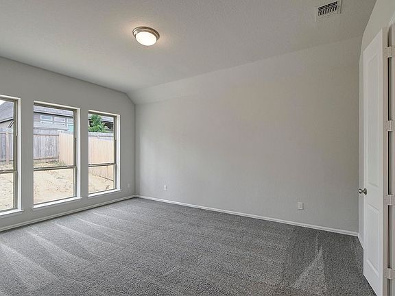 4th image of 2137 Dalhart