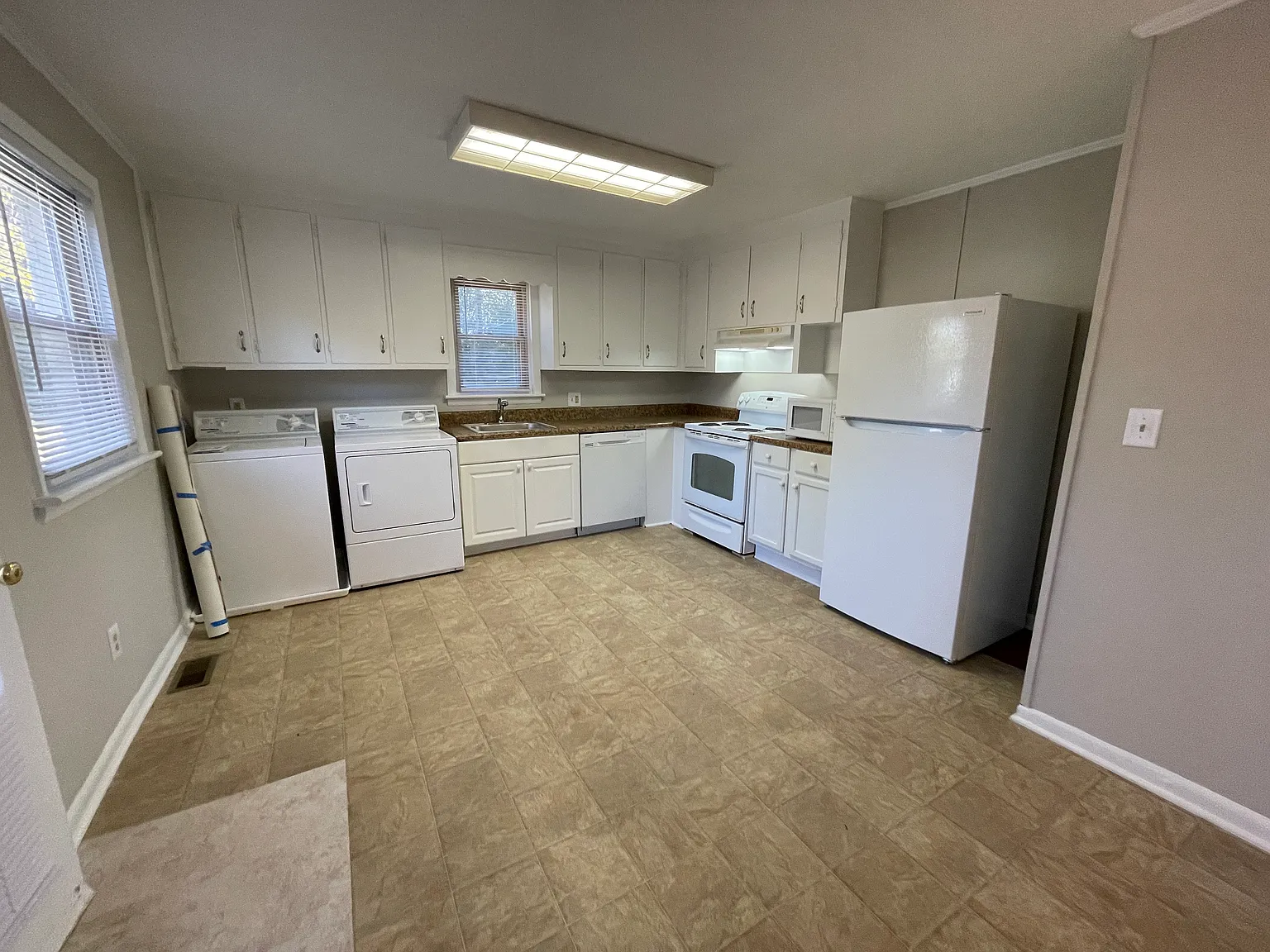1379 S Main St — Photo 4