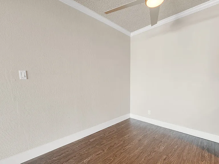 2727 Edison — Photo 39
