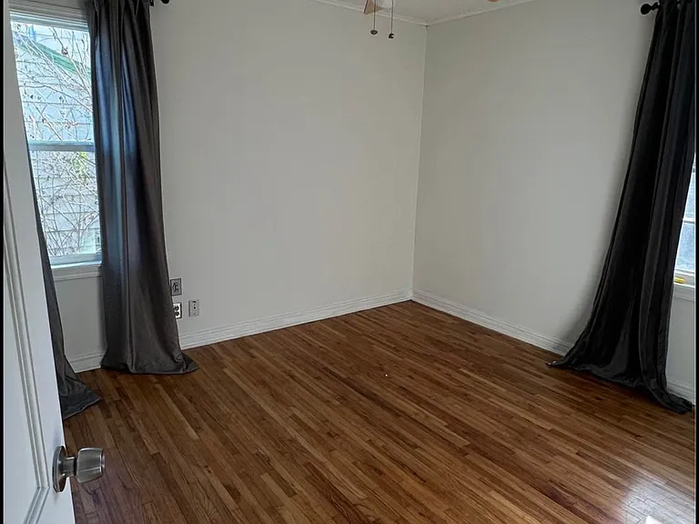 1374 E 42nd Pl — Photo 7