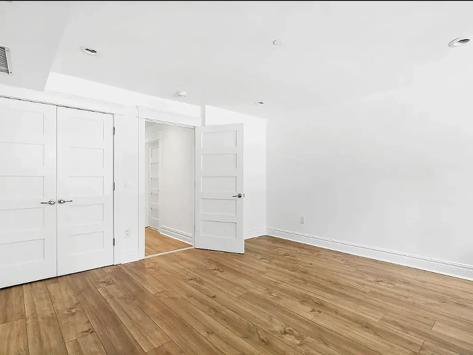 1083 Lafayette Avenue — Photo 2