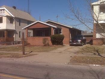2nd image of 915 London Rd