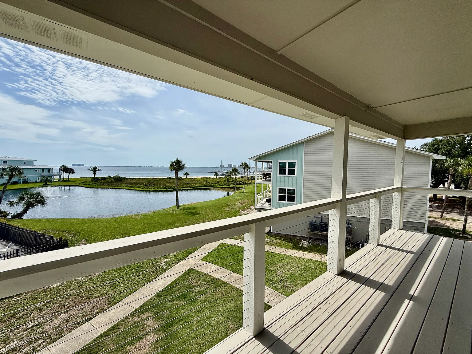 Gorgeous Views Top Floor Unit — Photo 2