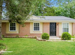 122 Oakcrest Ct, Louisville, KY 40229