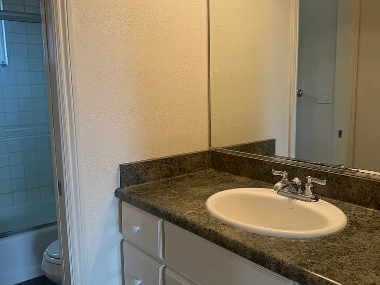 213 Valencia Ave — Photo 14