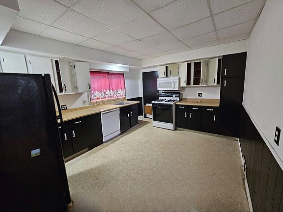 2nd image of 857 E 6th St #1