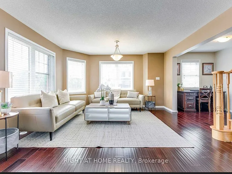 638 Holly Ave — Photo 2