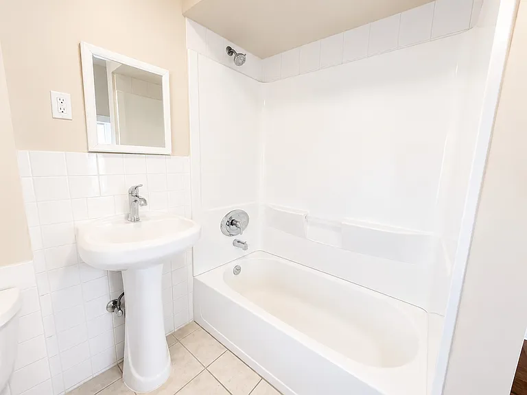 65 E New St #3 — Photo 14
