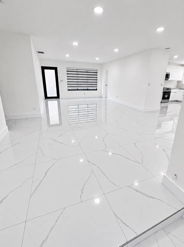 5 bed, 3200 sqft, $4,700 — Photo 3