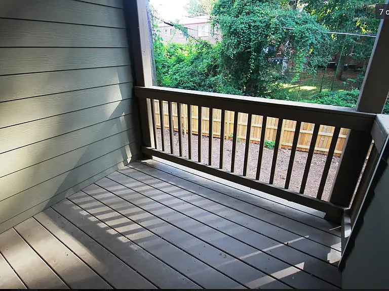1304 Hopkins Dr — Photo 7