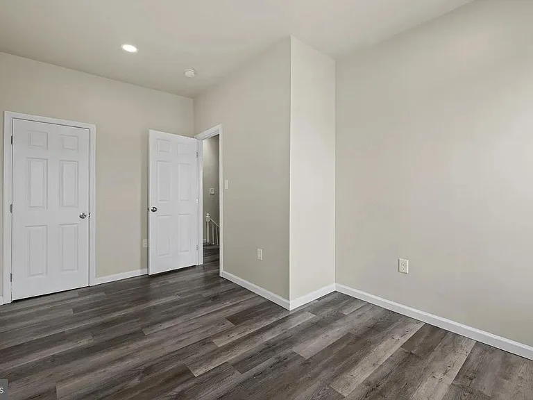 3030 Windsor Ave — Photo 6