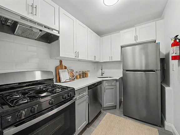 3rd image of 605 W 141st St APT 43