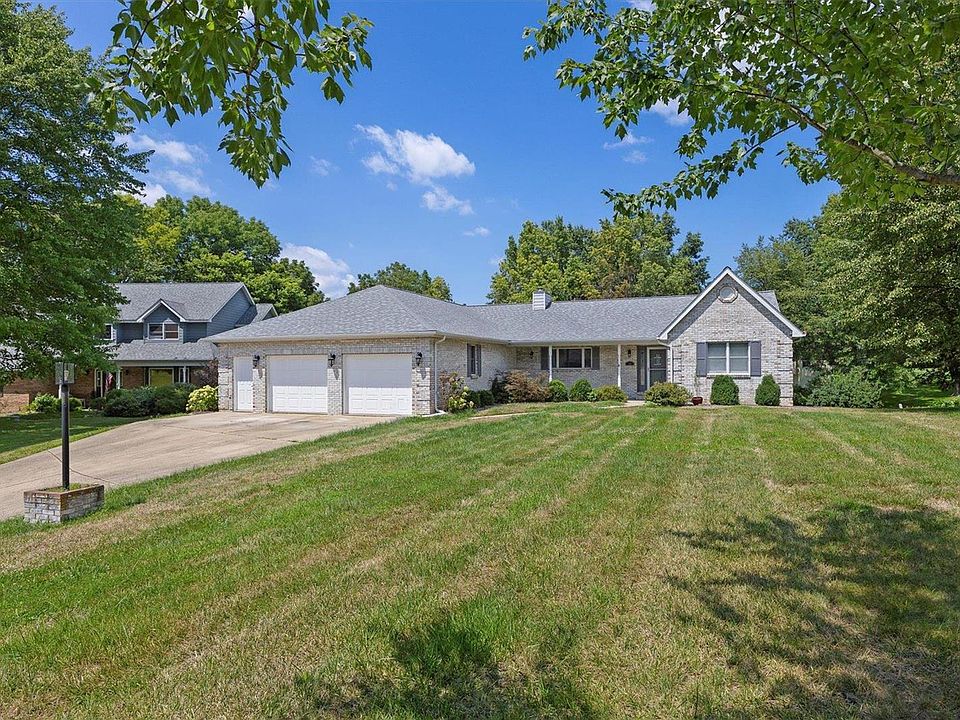 1st image of 34 Gaslight Ln