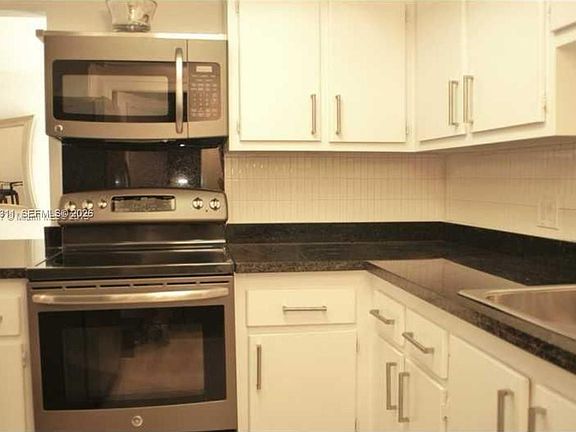 4th image of 2451 SW 82nd Ave APT 106