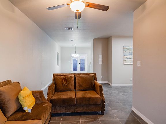 3rd image of 4952 E Ortega St
