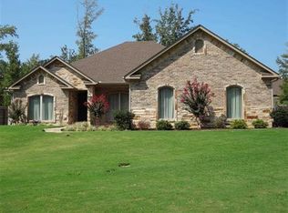 160 Timber Falls Dr, Longview, TX 75605