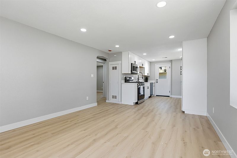 5th image of 14402 Washington Avenue SW #3