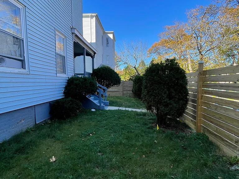 5 Freeland Ter #1 — Photo 10
