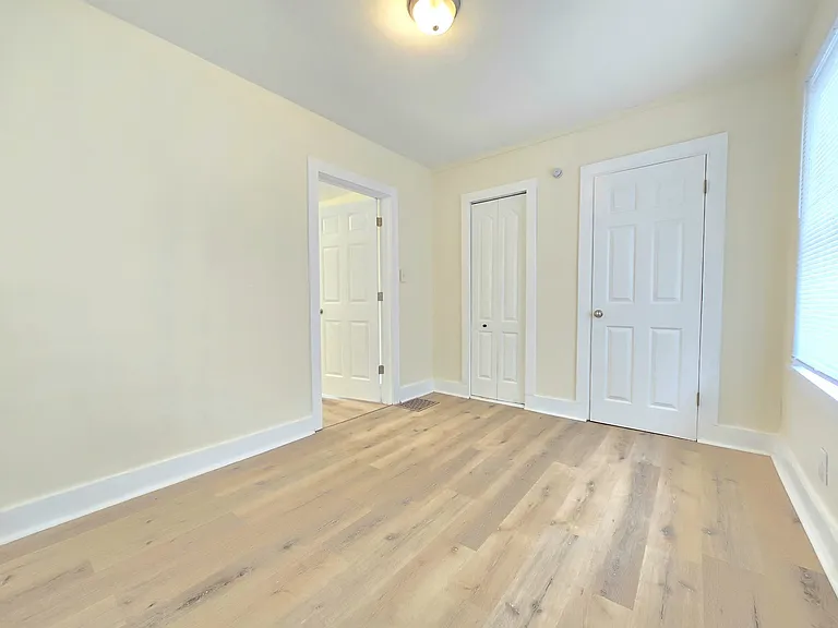 1416 Campeau St — Photo 8