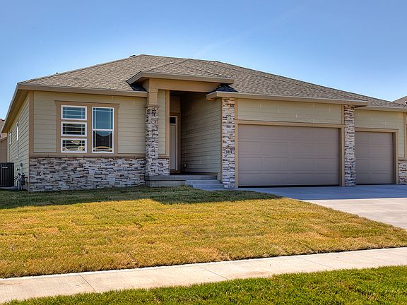 2nd image of 3819 NW Applewood Ct