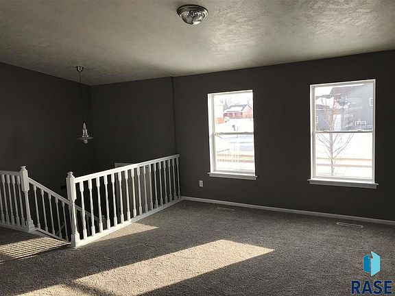 5th image of 500 W Laura St