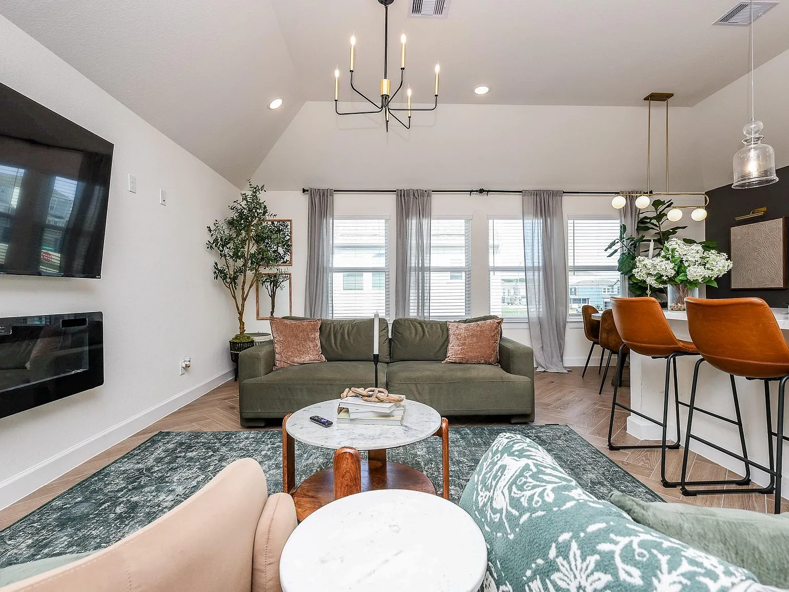 3 bed, 2.0 bath, 1395 sqft, $2,699 — Photo 3