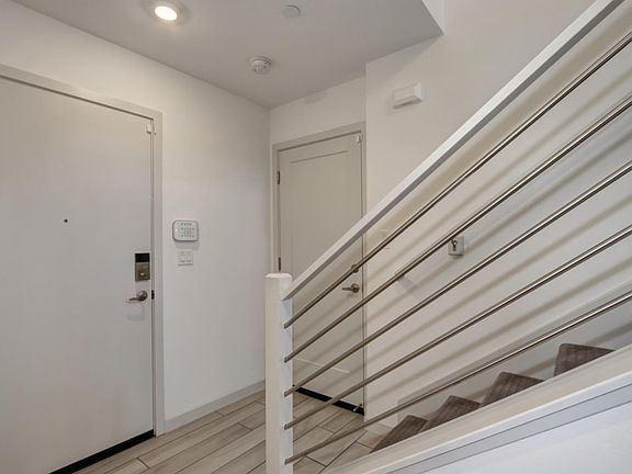 5th image of 419 Lug Ln